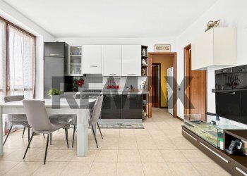 Cucina - Trilocale via aurelio dell'acqua
 
11, Uboldo - foto 1