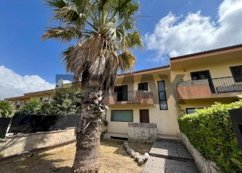 Casa all\'aperto - Villa a Schiera via Antonio Segni
1, Ragusa - foto 1