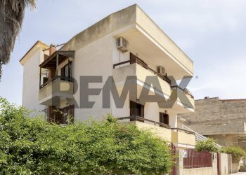 Edificio all\'aperto - Casa semi indipendente Via Palmanova
 
28, Scicli - foto 8