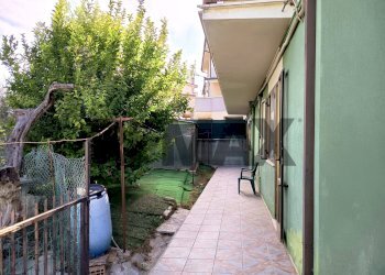 Balcone - Trilocale Via Strada Vecchia
 
7, Chieti - foto 5