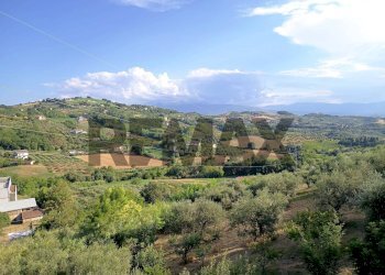 Vista delle montagne - Trilocale Via Strada Vecchia
 
7, Chieti - foto 17