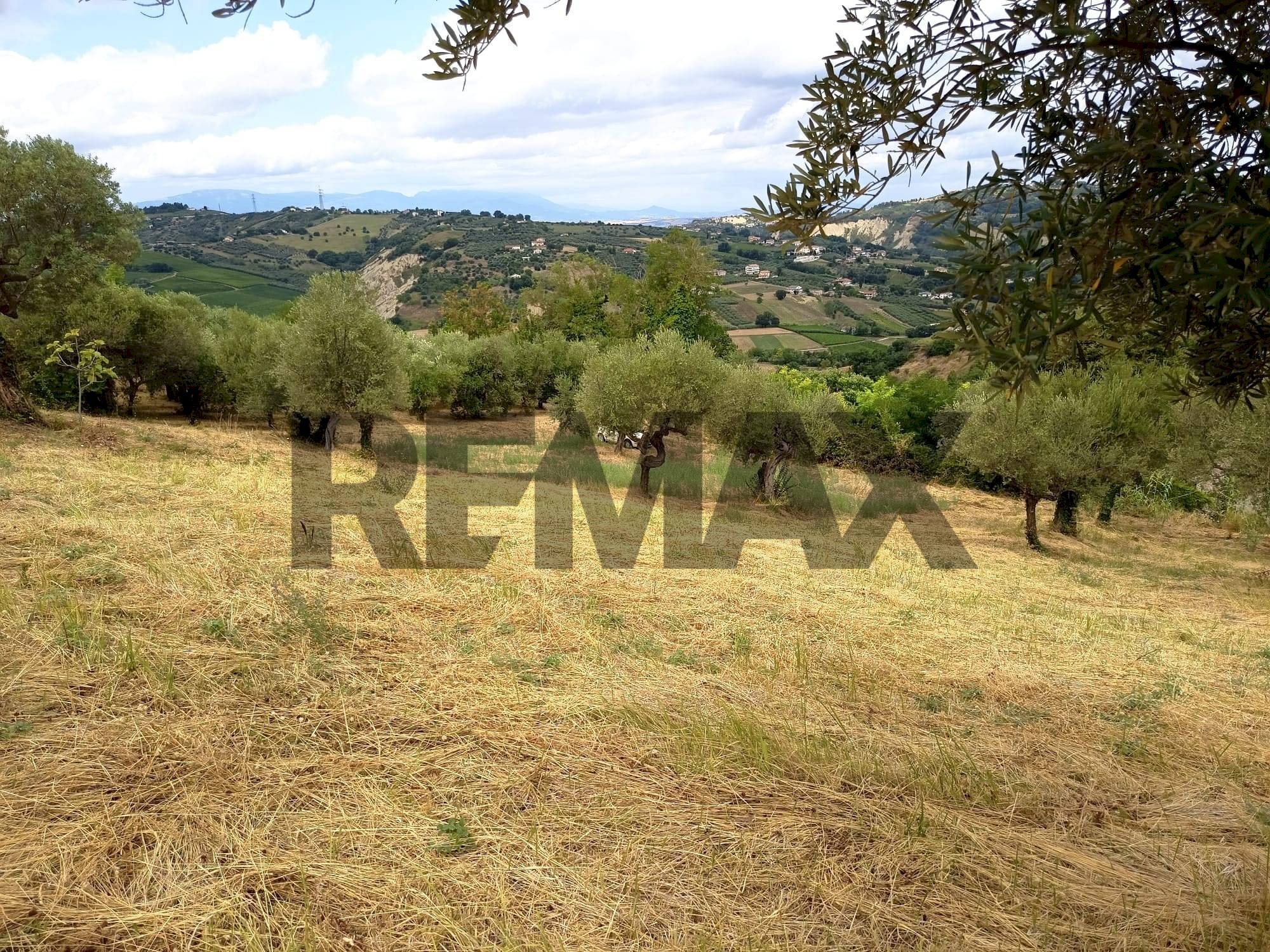 Vista delle montagne - Building land Via Contrada San Leonardo
SNC, Bucchianico - photo 2
