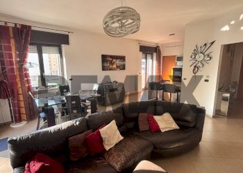 Sala da pranzo - Four-room apartment Via Monti
16, Brindisi - photo 5