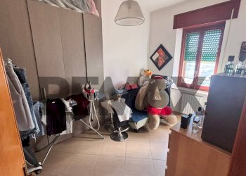 Camera / camera da letto - Four-room apartment Via Monti
16, Brindisi - photo 17