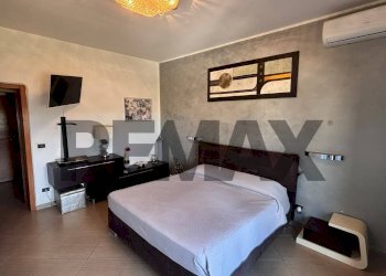 Camera / camera da letto - Four-room apartment Via Monti
16, Brindisi - photo 22