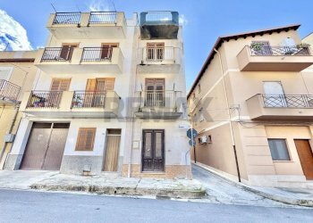 Edificio all\'aperto - Independent house Via Roma
 
90, Cinisi - photo 1