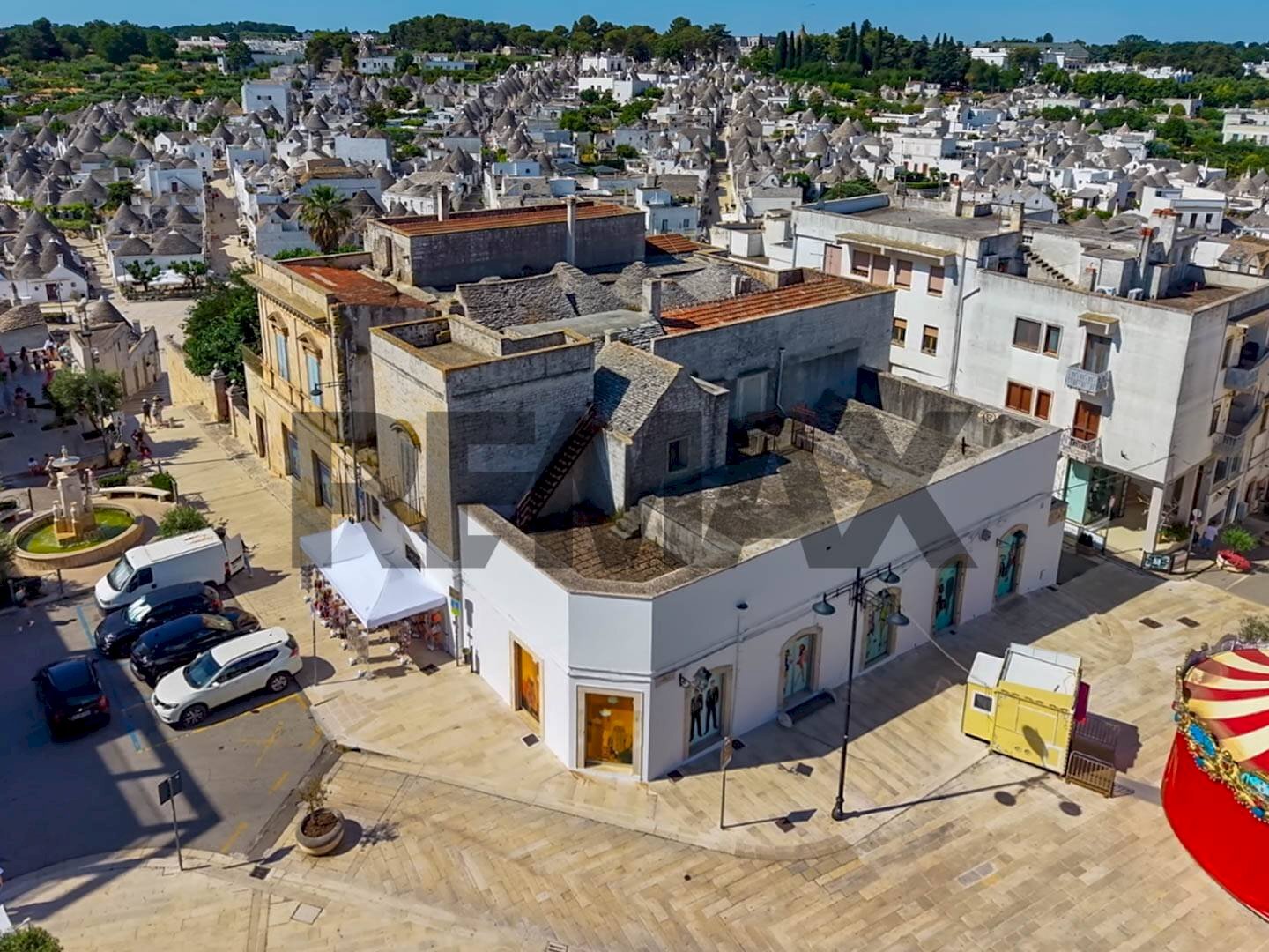 Edificio all\'aperto - Stable - Palace Piazza  Giangirolamo
 
-, Alberobello - photo 1