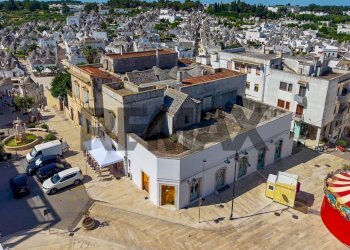 Edificio all\'aperto - Stabile - Palazzo Piazza Giangirolamo
-, Alberobello - foto 1