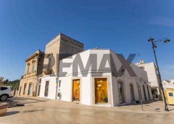 Edificio all\'aperto - Stabile - Palazzo Piazza Giangirolamo
-, Alberobello - foto 2