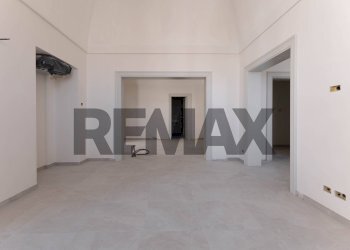Stanza vuota - Stabile - Palazzo Piazza del Popolo
14, Alberobello - foto 5