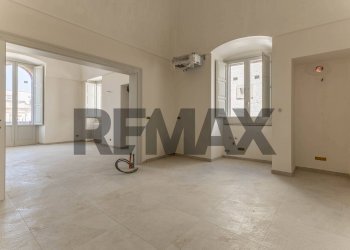Stanza vuota - Stabile - Palazzo Piazza del Popolo
14, Alberobello - foto 9