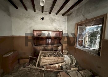 Dettagli - Rustico STRADA VILLA CAGNOTTI
 
90, Medesano - foto 14