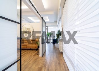 Hall / corridoio - Commercial Premises Via Volturno
 
18, Parma - photo 11
