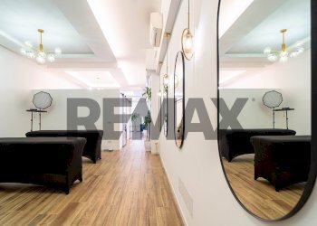 Hall / corridoio - Commercial Premises Via Volturno
 
18, Parma - photo 15