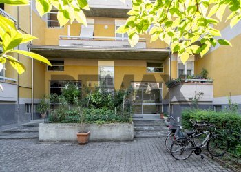 Edificio all\'aperto - Trilocale Via Andrea Portilia
24, Parma - foto 3