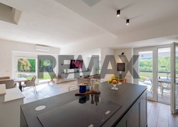 Sala da pranzo - Villa Via Delle Ninfee
 
29, Vergiate - foto 23