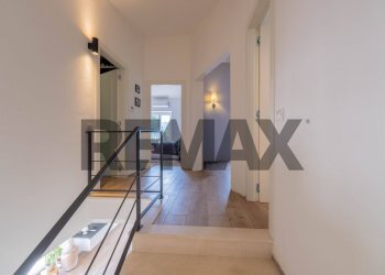 Hall / corridoio - Villa Via Delle Ninfee
 
29, Vergiate - foto 32