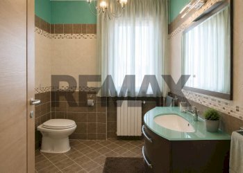 Bagno - Apartment Via Giordano Bruno
13, Paglieta - photo 8