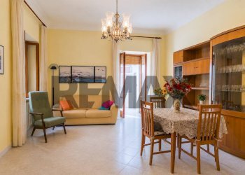 Sala da pranzo - Semi-detached house Via San Salvatore
 
7, Monteodorisio - photo 1