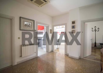 Hall / corridoio - Apartment CORSO ROMA
 
31, Roccastrada - photo 14