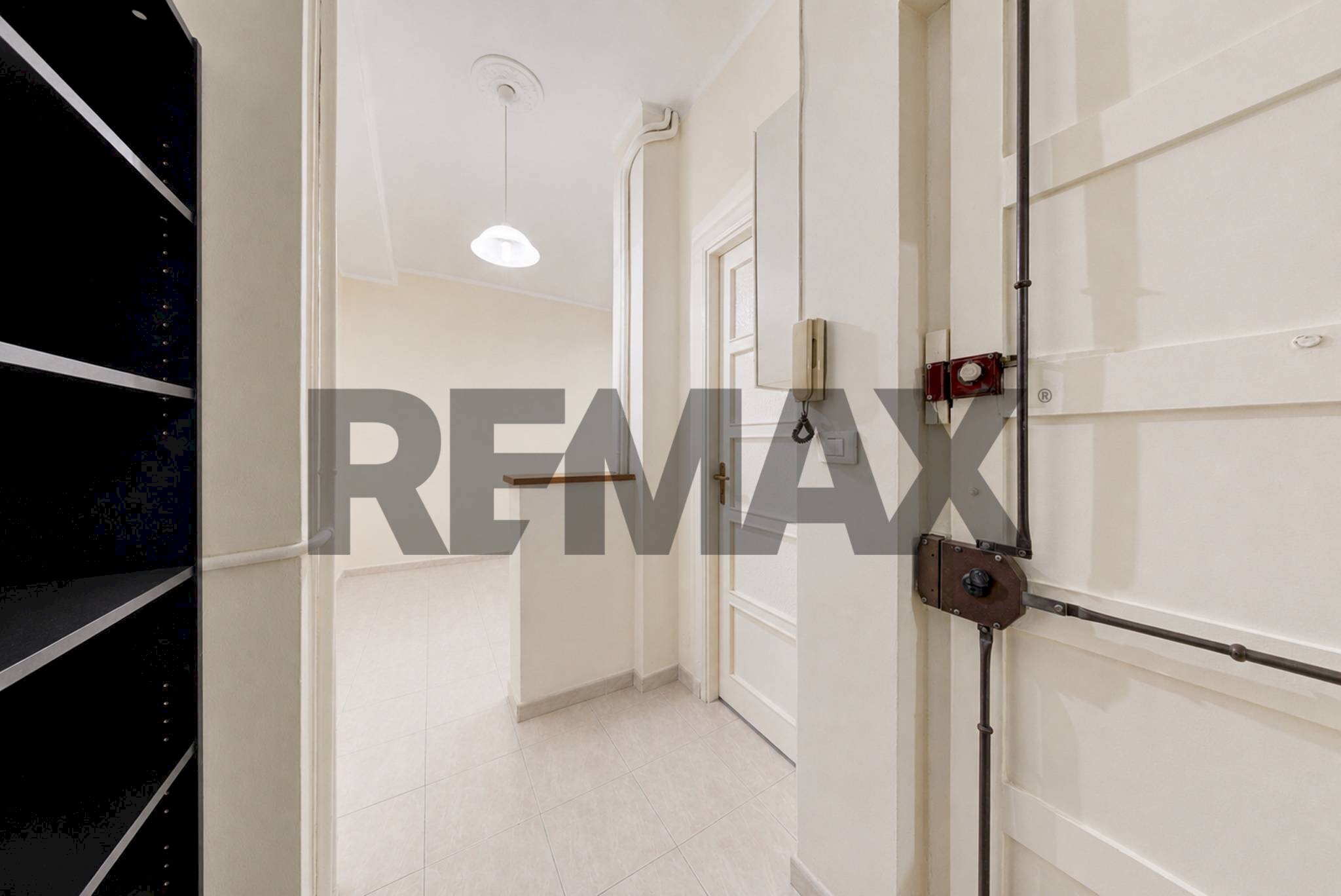 Hall / corridoio - Two-room apartment Via Carlo Capelli
84, Torino - photo 2