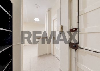 Hall / corridoio - Two-room apartment Via Carlo Capelli
84, Torino - photo 2