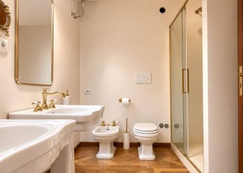Bagno - Three-room apartment piazza Venezia, 5, Roma (neighborhood Centro Storico) - photo 13