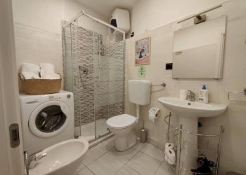 Bagno - Non-buildable land vico del Teatro Nazionale, 3, Genova (neighborhood Centro Storico) - photo 6