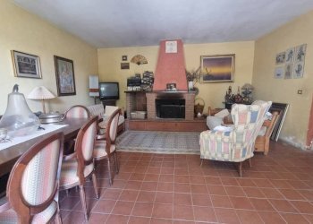 Salone - Rustic Castel Boglione - photo 6