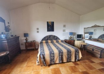 Camera da letto - Rustic Castel Boglione - photo 9