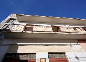 Facciata - Casa indipendente via Carlo De Cristoforis, Casarano - foto 1