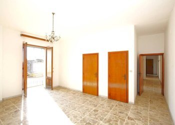 Camera da letto - Casa indipendente via Carlo De Cristoforis, Casarano - foto 2