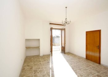 Camera da letto - Casa indipendente via Carlo De Cristoforis, Casarano - foto 3