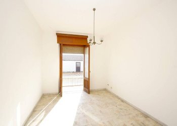Camera da letto - Casa indipendente via Carlo De Cristoforis, Casarano - foto 11