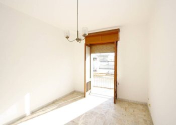 Camera da letto - Casa indipendente via Carlo De Cristoforis, Casarano - foto 12