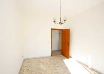 Camera da letto - Casa indipendente via Carlo De Cristoforis, Casarano - foto 13