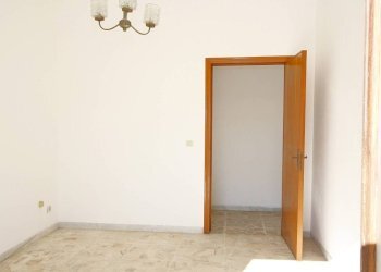 Camera da letto - Casa indipendente via Carlo De Cristoforis, Casarano - foto 14