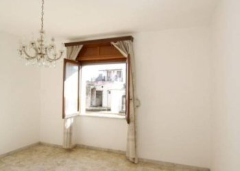 Cucina - Casa indipendente via Carlo De Cristoforis, Casarano - foto 19
