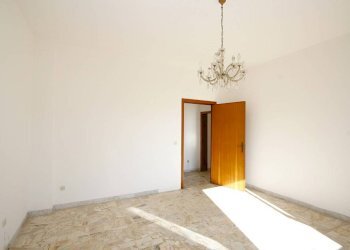 Camera da letto - Casa indipendente via Carlo De Cristoforis, Casarano - foto 21