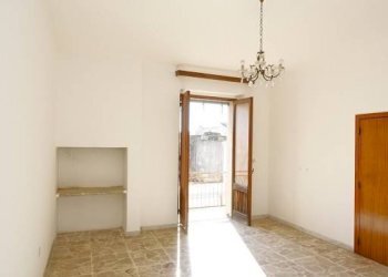 Cucina - Casa indipendente via Carlo De Cristoforis, Casarano - foto 33