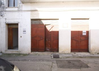 Facciata - Casa indipendente via Carlo De Cristoforis, Casarano - foto 34