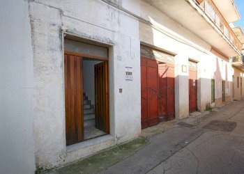 Facciata - Casa indipendente via Carlo De Cristoforis, Casarano - foto 45