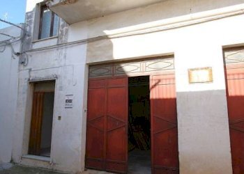 Facciata - Casa indipendente via Carlo De Cristoforis, Casarano - foto 48