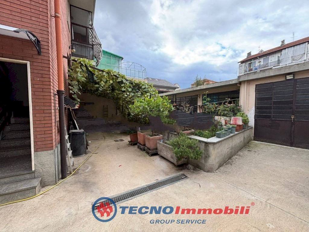 Cortile interno - Casa indipendente via Giosuè Borsi, Torino (zona Madonna Campagna) - foto 3