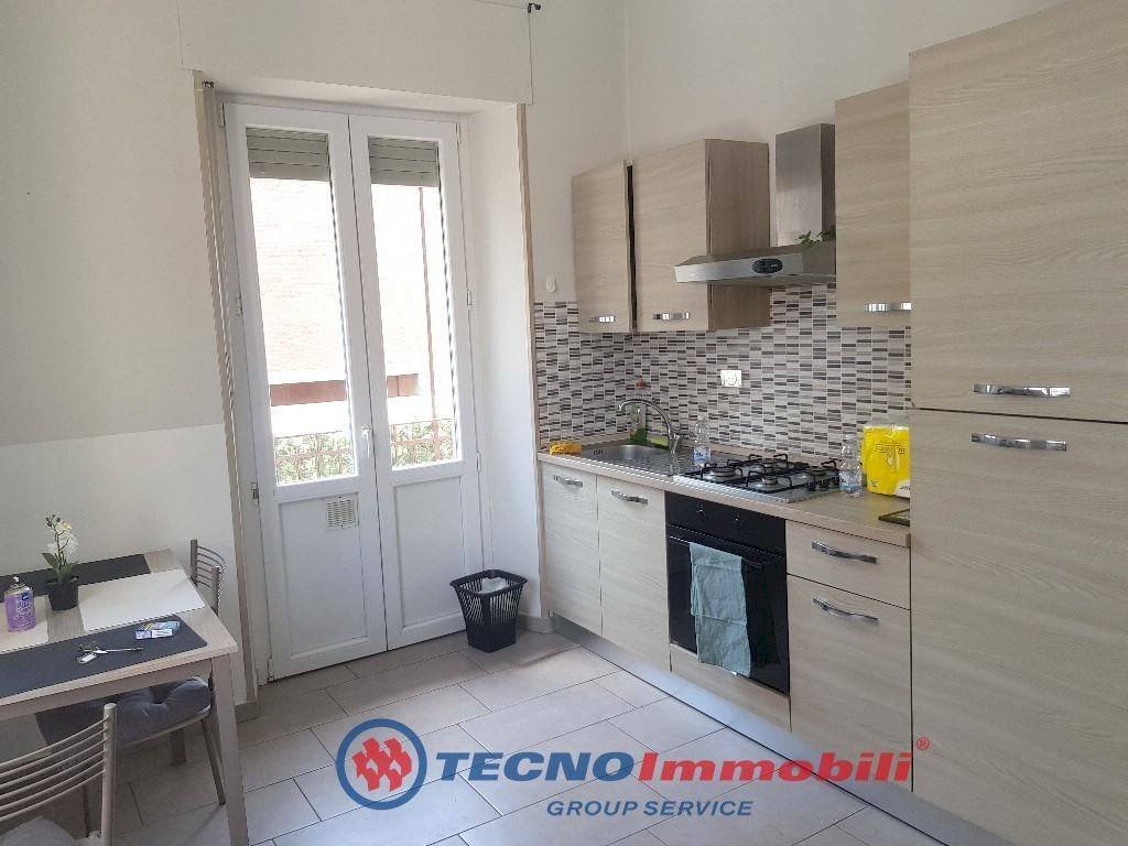 Cucina - Appartamento via Costantino Nigra, Torino (zona Borgo Vittoria) - foto 2