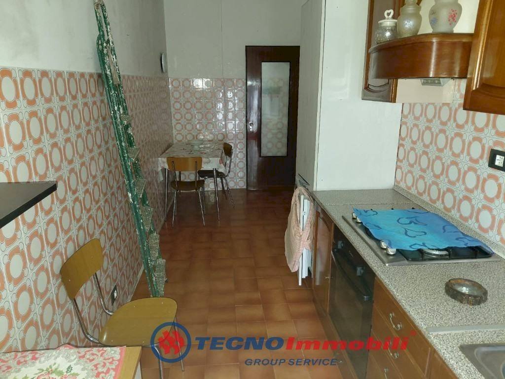 Cucina - Appartamento via Colle Secchie, Corio - foto 2