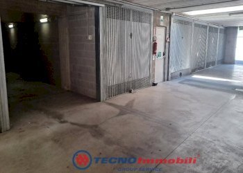 Box auto - Garage - Autosilos - Parking via Brofferio, Chieri - photo 4
