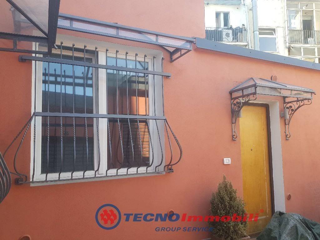 Facciata - Casa indipendente via Andrea Sansovino, Torino (zona Madonna Campagna) - foto 1