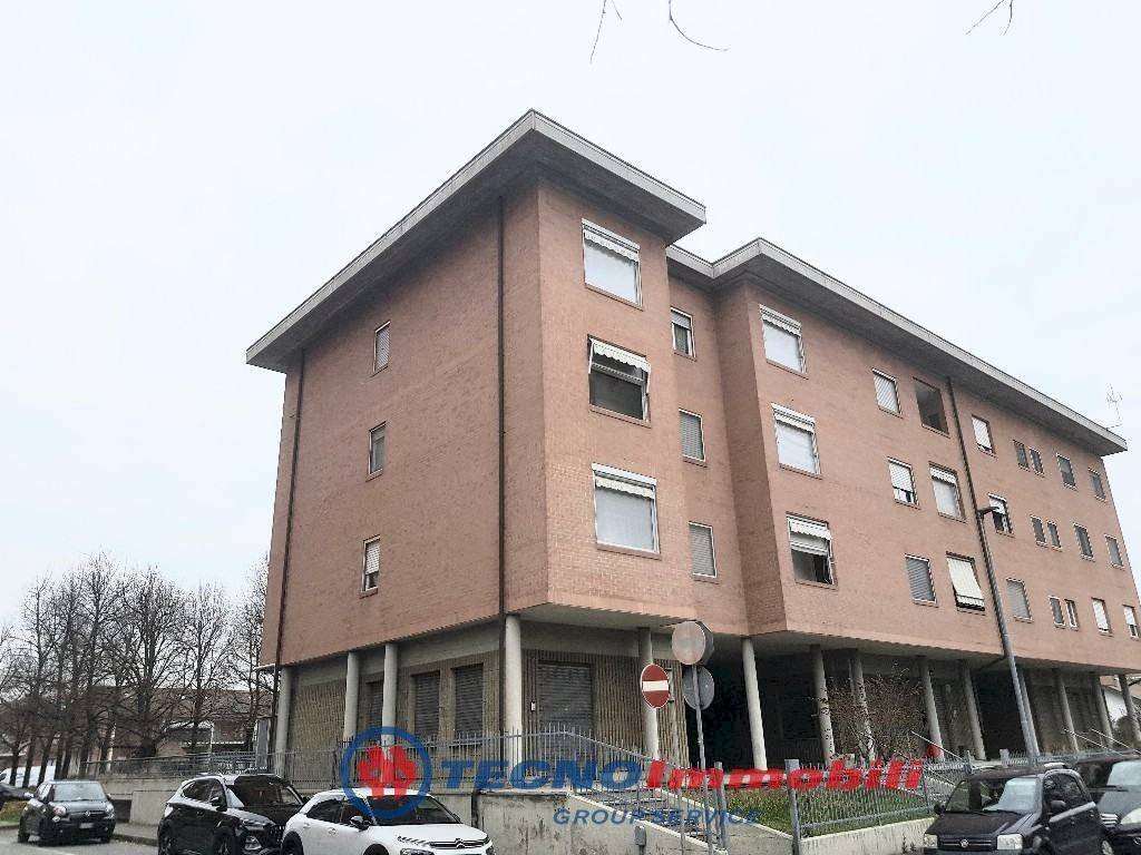 Facciata - Negozio via Volturno, Settimo Torinese - foto 2