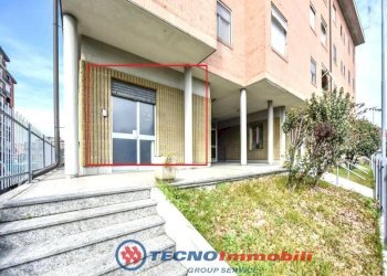 Facciata - Negozio via Volturno, Settimo Torinese - foto 1
